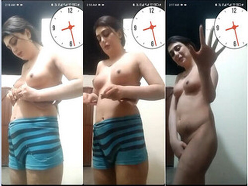 Sexy Paki Girl Shows Nude Body