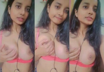 Cute Indian Girl Play With Her Boobs