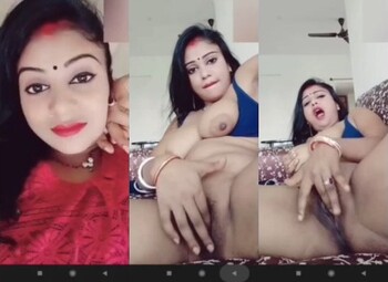 Super Sexy Indian Boudi Shows and Fingering