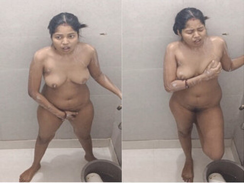 Horny Indian Bhabhi Fingering