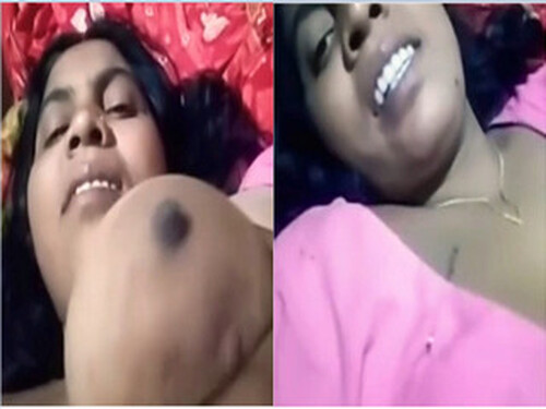 Indian Bhabhi Shows Boobs