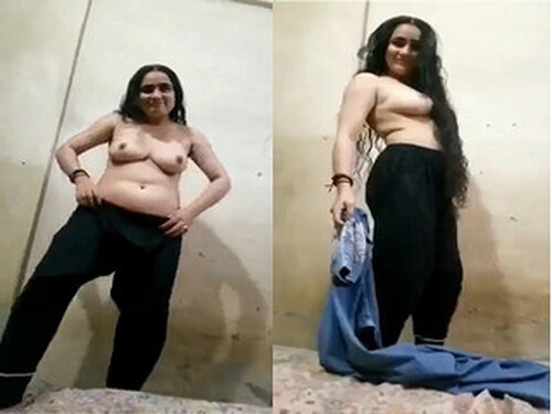 Horny Indian Girl Striping and Nude Dancing