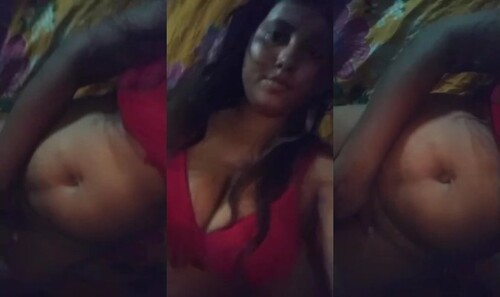 Horny Indian Girl Masturbating