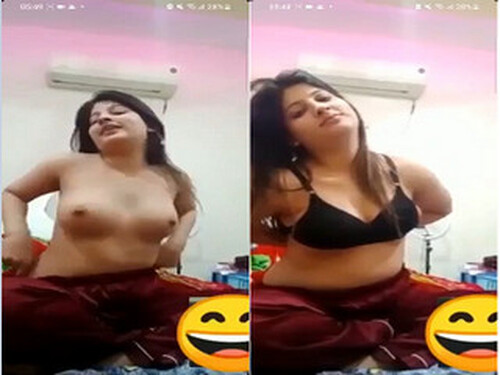 Sexy Indian Girl Striping and Shows Nude Body