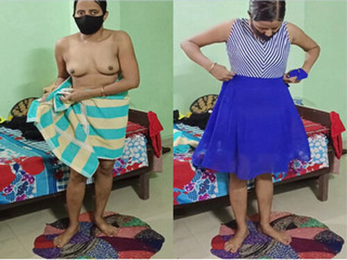 Sexy Indian Bhabhi Shows Boobs Part 1