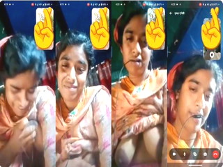 Desi Vlg Bhabhi Shows her Boobs On VC