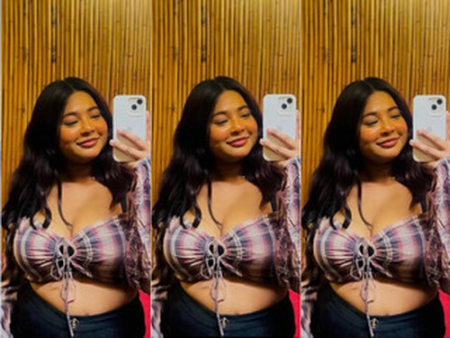 Sexy Indian Girl Shows Boobs and Blowjob (Updates)