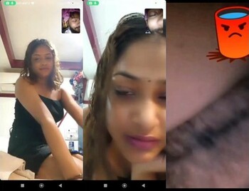 Horny Indian Girl Shows her Pussy