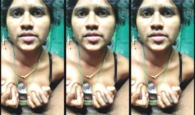 Tamil Homely Wife Giving Blowjob BoobsJob On Paid Video Call