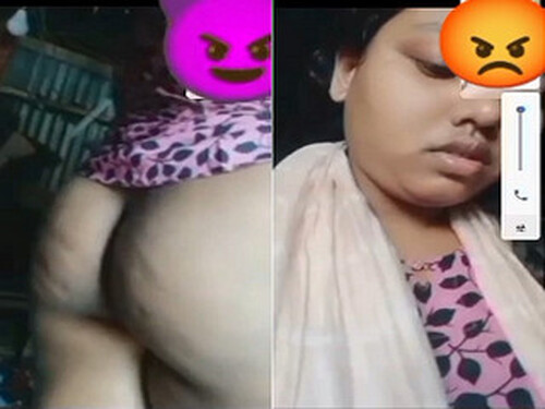 Indian Vlg Bhabhi Shows Her Ass