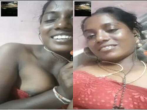 Indian Vlg Bhabhi Shows Boobs On VC