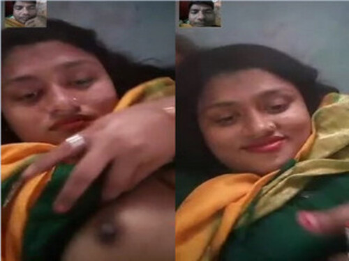 Sexy Indian Bhabhi Shows Boobs on VC