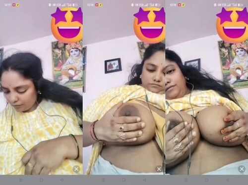 Indian Bhabhi Shows Her Big Boobs