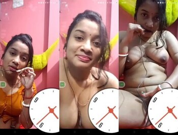 Indian Boudi Shows Nude Body On VC