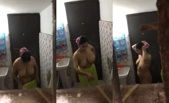 Big Boob Indian Bhabhi Bathing Capture