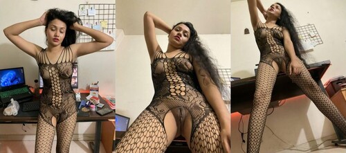Horny Indian Mal Shows Her Nude Body Part 1