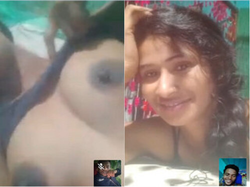 Sexy Indian Girl Shows Her Boobs On VC