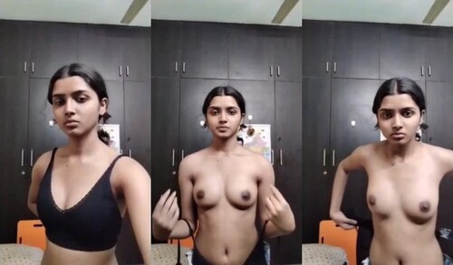 Sexy Indian Mal Kissing and Shows Boobs