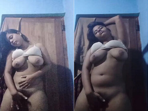 Horny Indian Girl Fingering