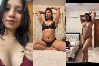 Sexy Indian Mal Shows Nude Body
