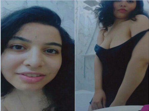 Sexy Indian Mall Shows Boobs part 2