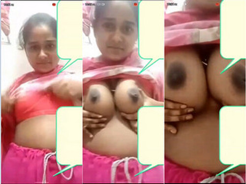 Sexy Indian Girl Shows Boobs