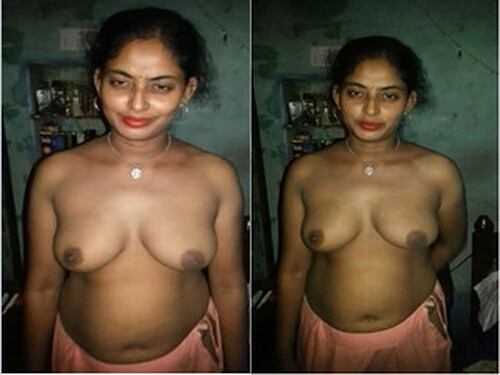Indian Bhabhi Showing Her Big Boobs