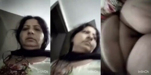 Indian Bhabhi Shows Her Pussy