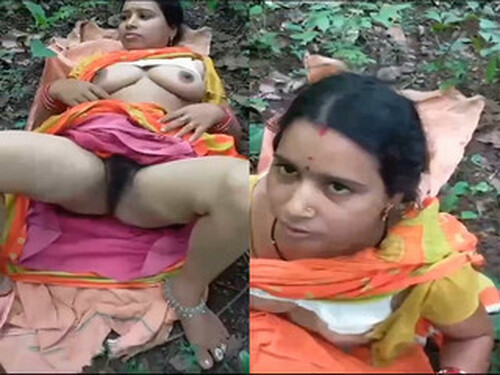 Sexy Indian Bhabhi Out Door Fucking