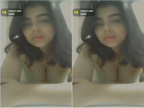 Sexy Paki Girl Shows Her Boobs and Fingering Part 1