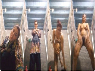 Desi Lady Removing Clothes Showing Full Naked in Washroom