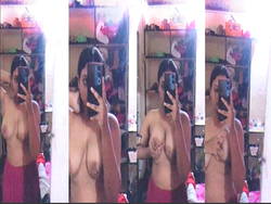 Sexy Desi mal Shows Boobs